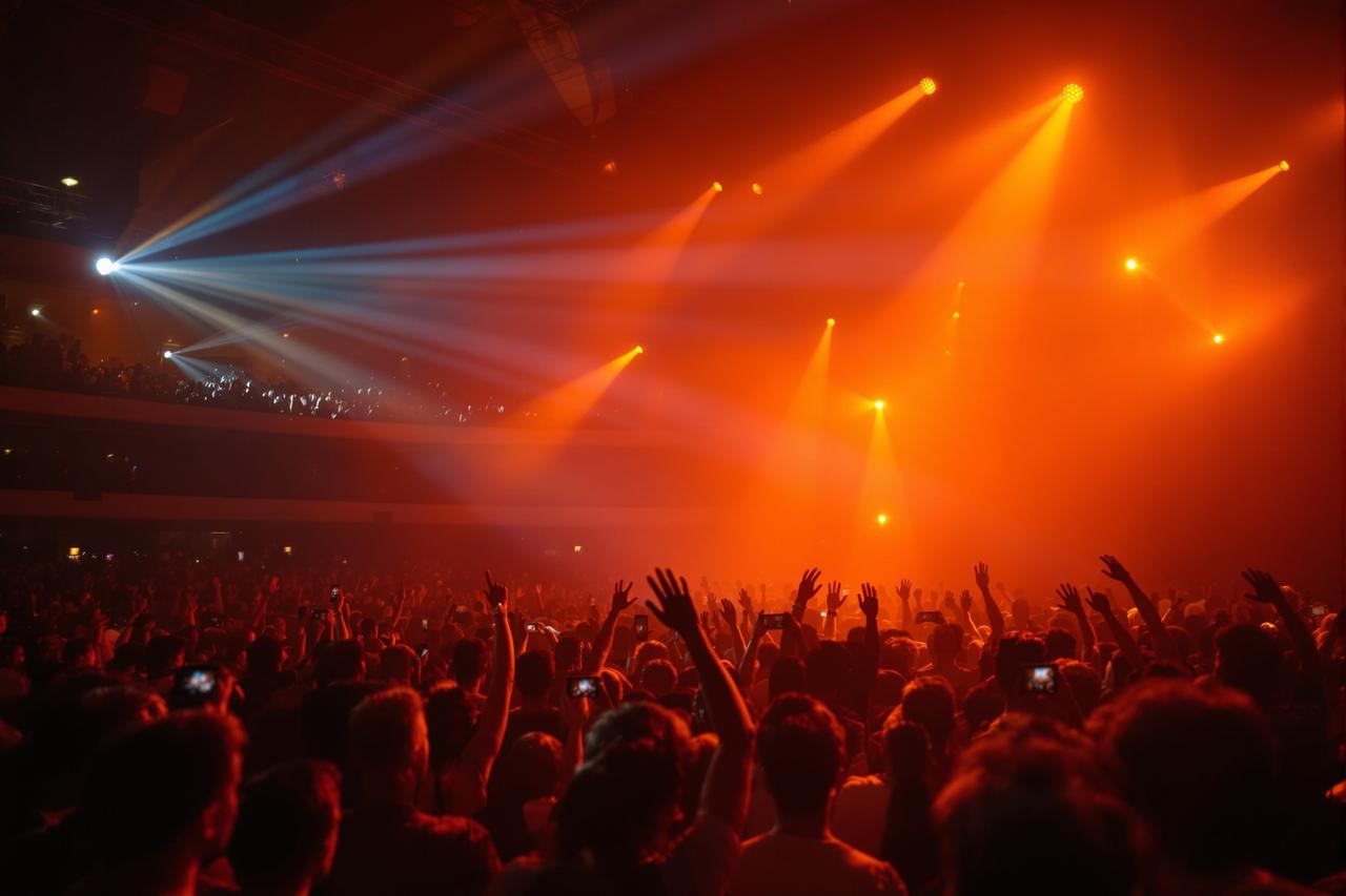 国产视频影迷见面会圆满举行，万名粉丝热情参与